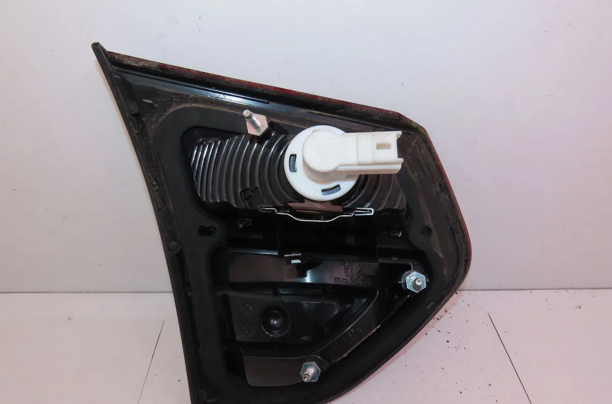 Feu arrière intérieur droit Citroën C4 PICASSO I Monospace (UD_) 1.6 hdi (2007-2013) 5 portes occasion