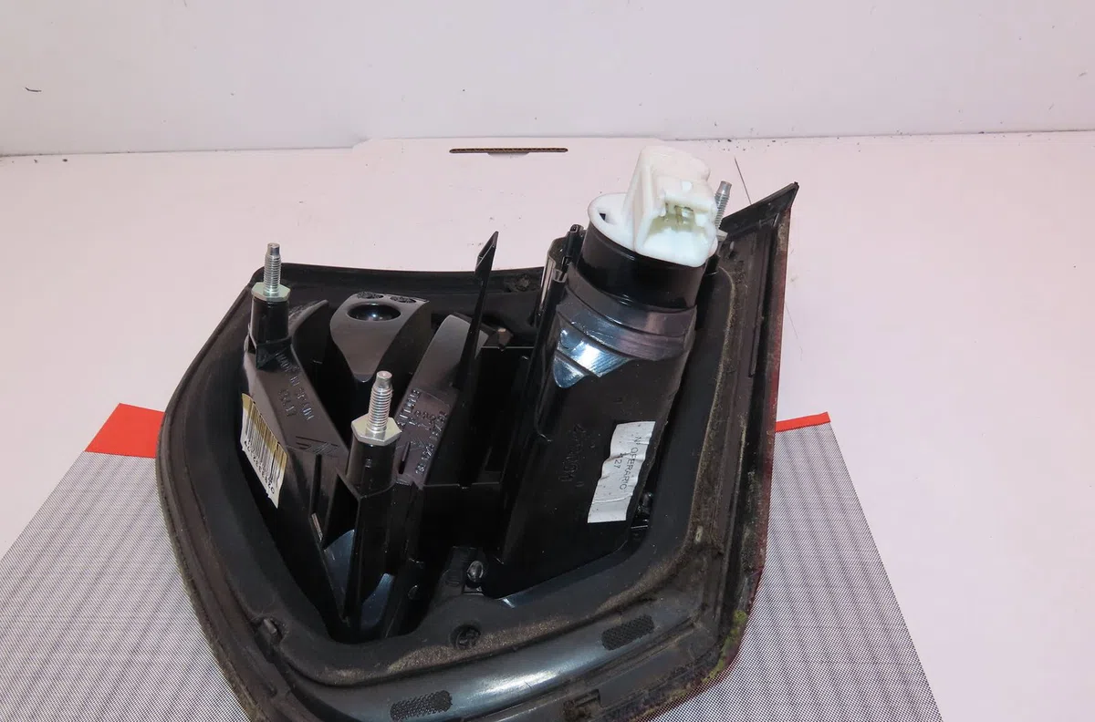 Feu arrière intérieur droit Citroën C4 PICASSO I Monospace (UD_) 1.6 hdi (2007-2013) 5 portes occasion
