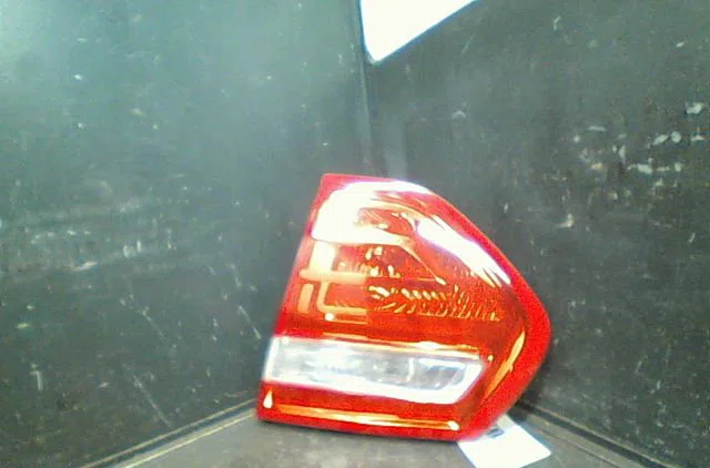 Feu arrière intérieur droit Citroën C4 PICASSO I Monospace (UD_) 2.0 hdi 138 (2006-2013) 5 portes occasion