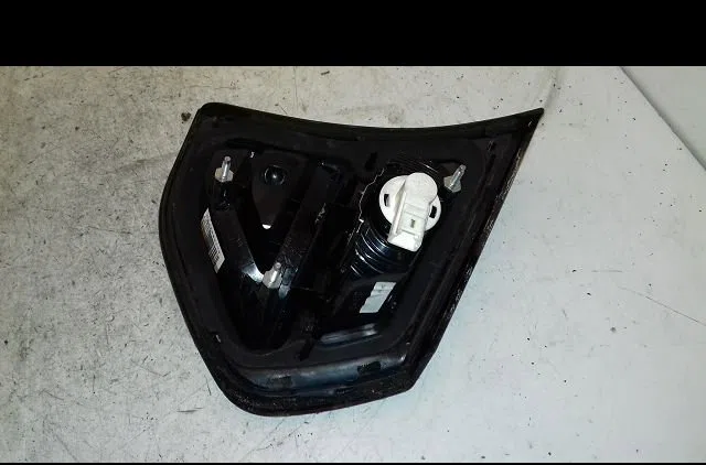 Feu arrière intérieur droit Citroën C4 PICASSO I Monospace (UD_) 2.0 hdi 150 (2009-2013) 5 portes occasion