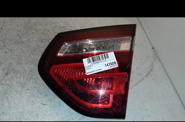 Feu arrière intérieur droit Citroën C4 PICASSO I Monospace (UD_) 2.0 hdi 150 (2009-2013) 5 portes occasion