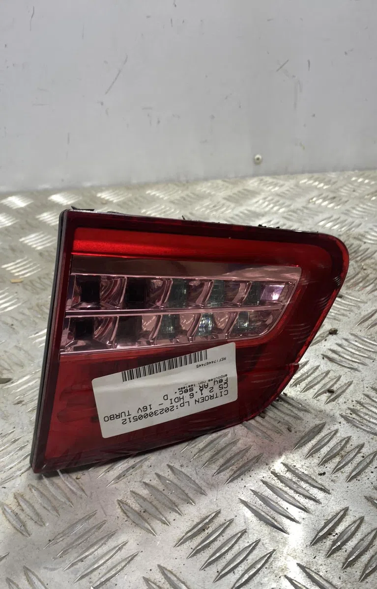Feu arrière intérieur droit CITROEN C5 2 occasion