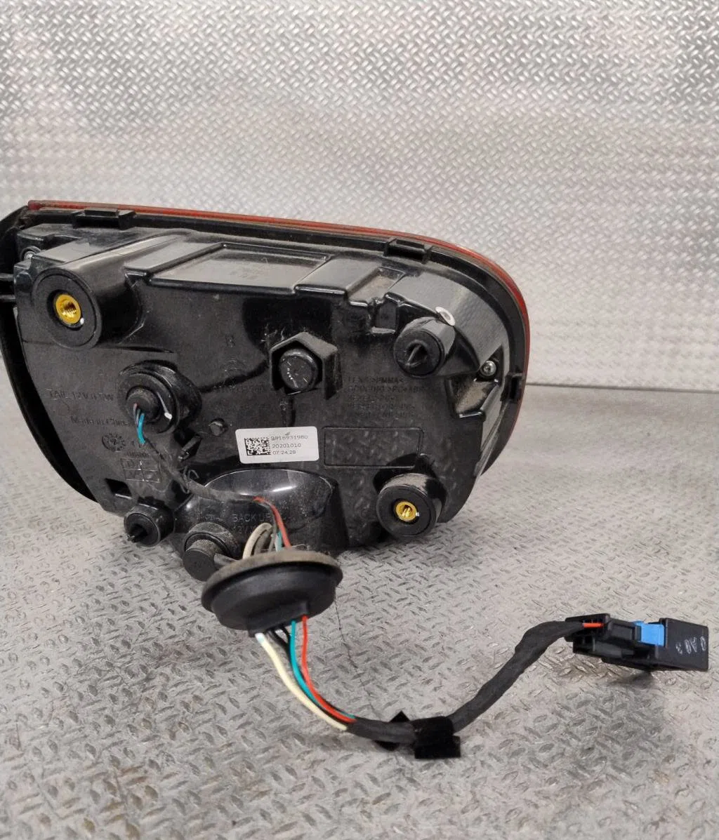 Feu arrière intérieur droit Citroen C5 AIRCROSS (A_) 1.6 hybrid 225 (a45gfr) (2020) occasion