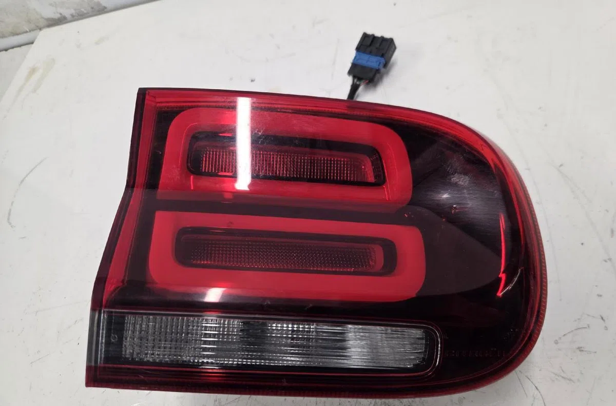 Feu arrière intérieur droit CITROEN C5 AIRCROSS PHASE 1 occasion