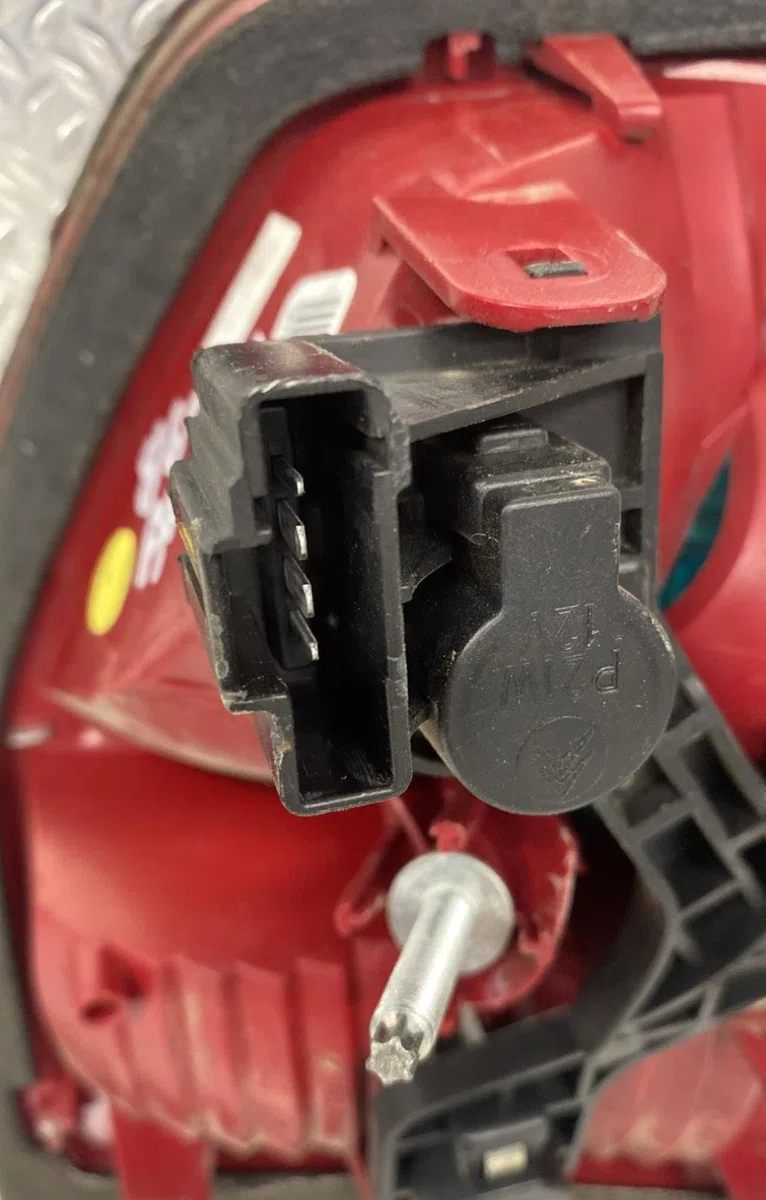 Feu arrière intérieur droit Citroen C5 III Break (RW_) 1.6 hdi 110 (2008) 5 portes occasion