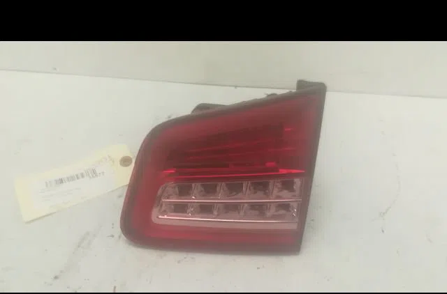 Feu arrière intérieur droit Citroen C5 III Break (RW_) 2.0 hdi (2008) occasion