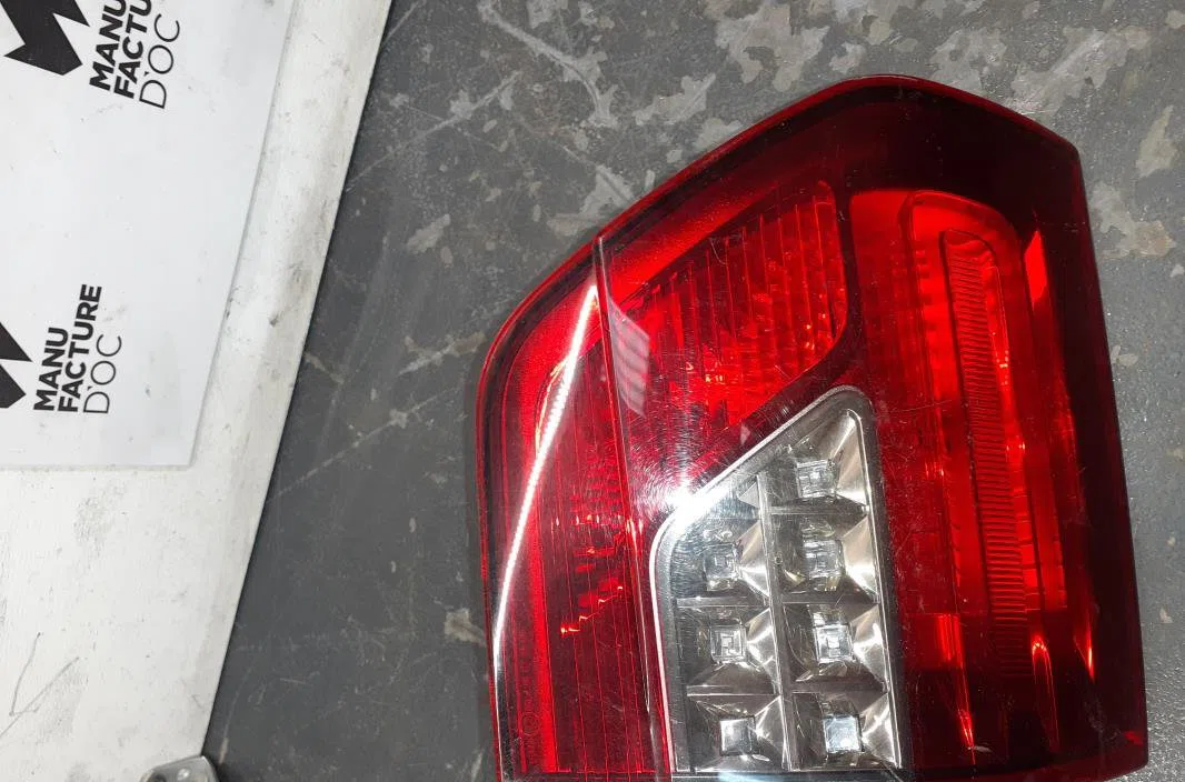 Feu arrière intérieur droit Citroen C5 III Break (RW_) 2.2 hdi 200 (2010) occasion
