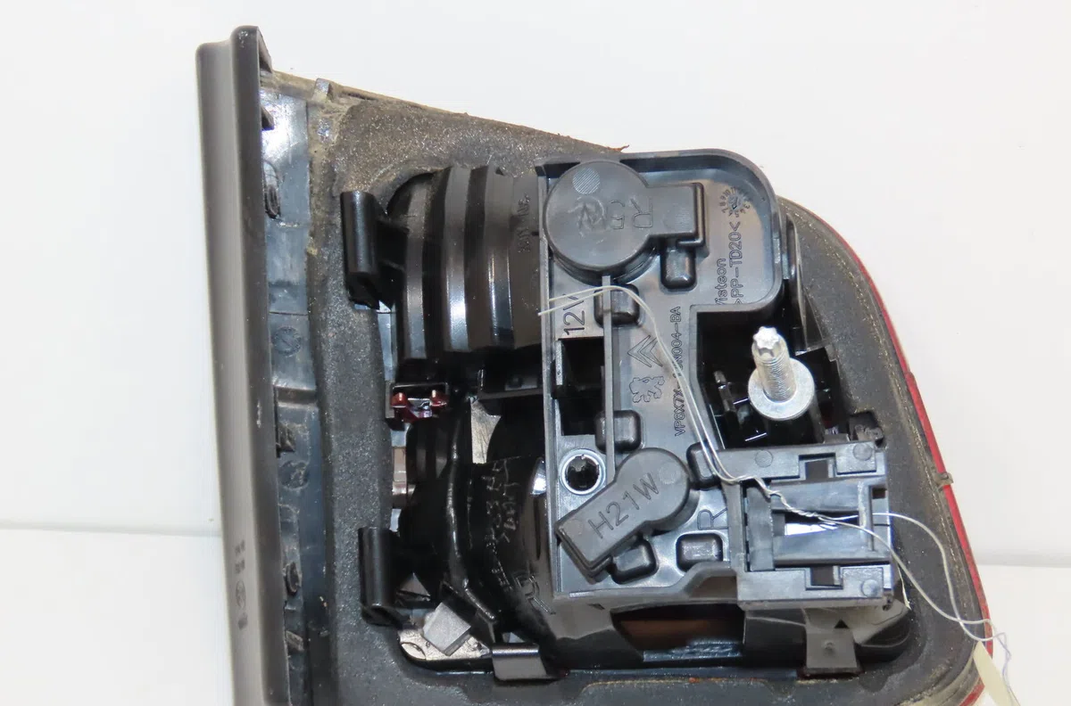 Feu arrière intérieur droit Citroen C5 III (RD_) 1.6 hdi 115 (2012) occasion