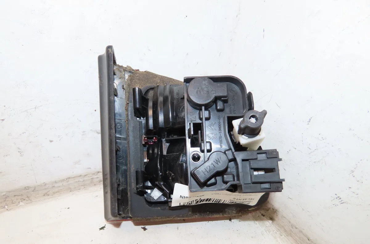 Feu arrière intérieur droit Citroen C5 III (RD_) 2.0 hdi 140 (2008) 4 portes occasion
