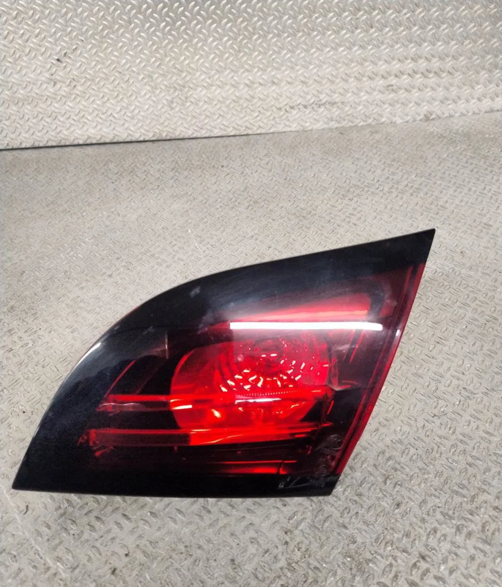Feu arrière intérieur droit Citroen DS4 (NX_) 1.6 hdi 110 (2011-2015) occasion