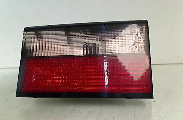 Feu arrière intérieur droit CITROEN XANTIA 1995 occasion