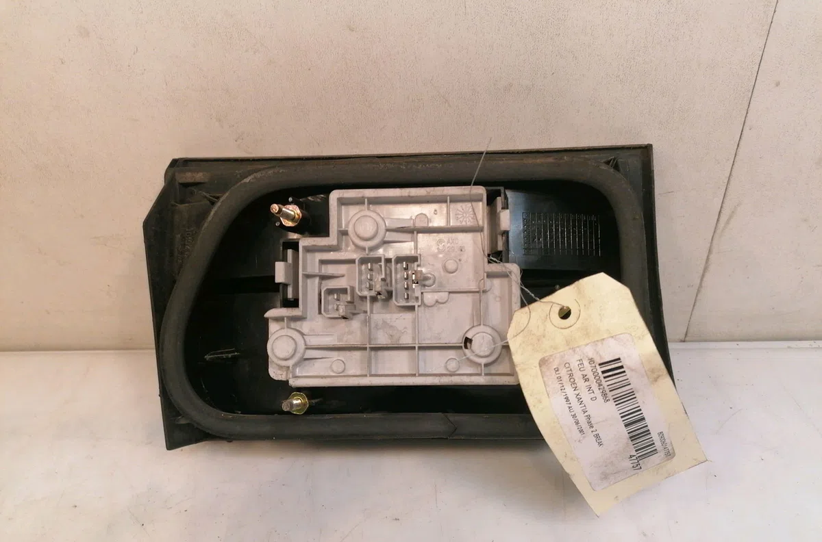 Feu arrière intérieur droit Citroen XANTIA Break (X1_, X2_) 1.8 i 16v (1995-2003) occasion