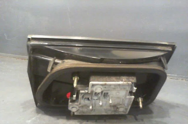 Feu arrière intérieur droit Citroën XANTIA Break (X1_, X2_) 2.1 turbo d 12v (1996-1999) occasion
