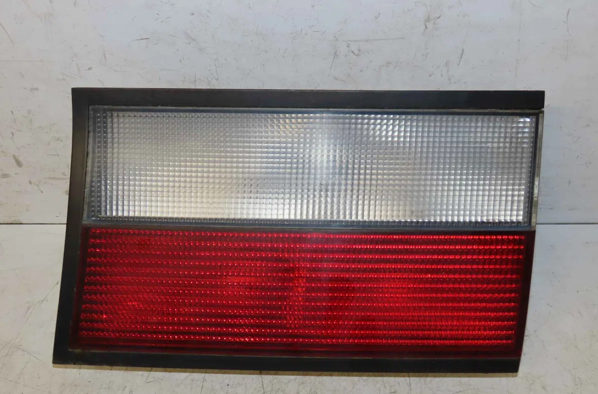 Feu arrière intérieur droit CITROEN XANTIA occasion