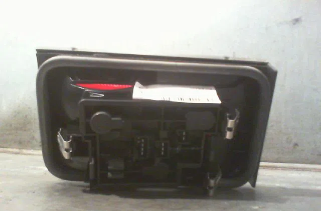 Feu arrière intérieur droit CITROEN XANTIA Phase 1 03-1993--06-1998 occasion