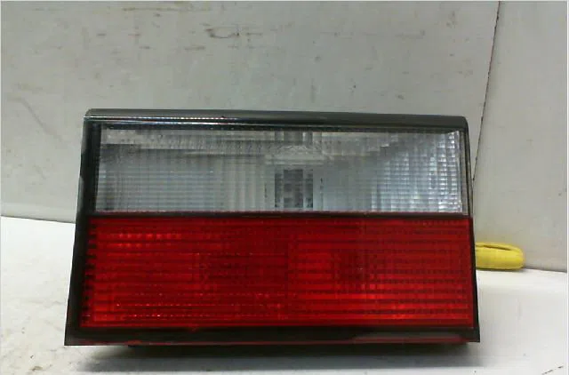 Feu arrière intérieur droit CITROEN XANTIA Phase 2 12-1997--06-2001 1.8i 16v occasion