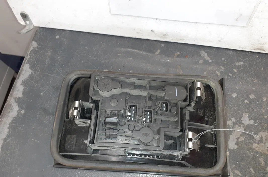 Feu arrière intérieur droit Citroen XANTIA (X1_, X2_) 2.1 turbo d 12v (1995-1999) occasion