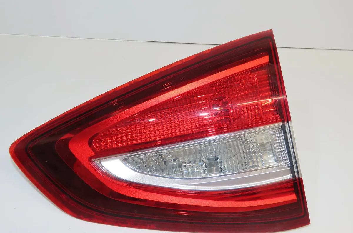 Feu arrière intérieur droit Ford C-MAX II (DXA-CB7, DXA-CEU) 1.5 tdci (2015-2019) occasion