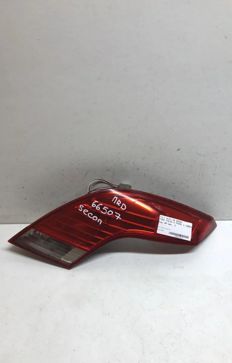 Feu arrière intérieur droit Ford FOCUS II Décapotable 2.0 tdci (2006-2010) occasion