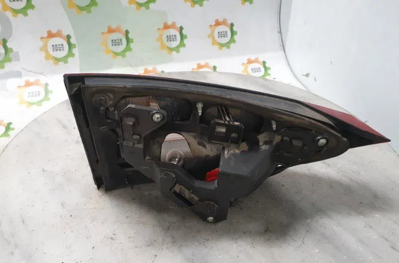 Feu arrière intérieur droit FORD GALAXY 2 PHASE 1 occasion