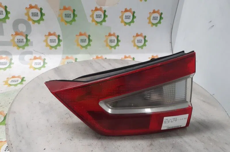 Feu arrière intérieur droit FORD GALAXY 2 PHASE 1 occasion