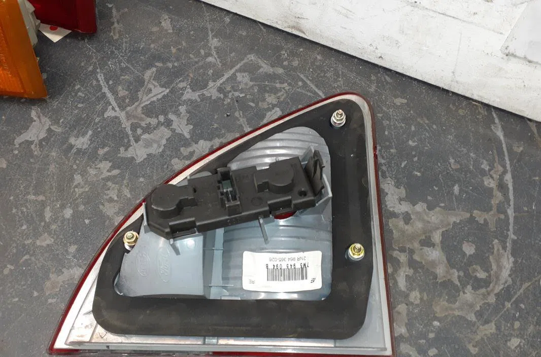 Feu arrière intérieur droit Ford GALAXY I (WGR) 1.9 tdi (1995-2006) occasion