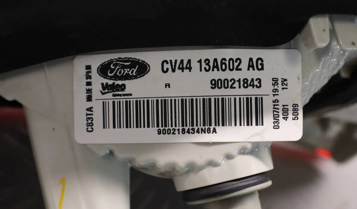 Feu arrière intérieur droit Ford KUGA II (DM2) 2.0 tdci (2013-2014) occasion
