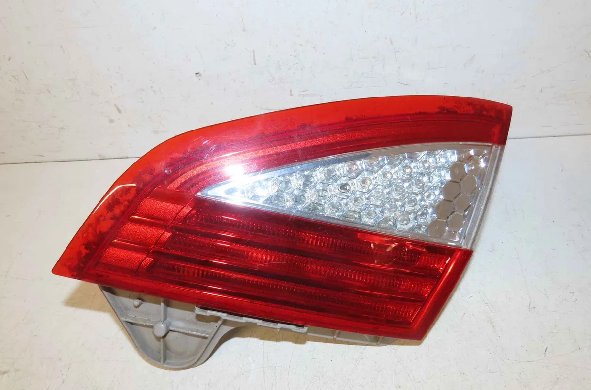 Feu arrière intérieur droit FORD MONDEO III occasion