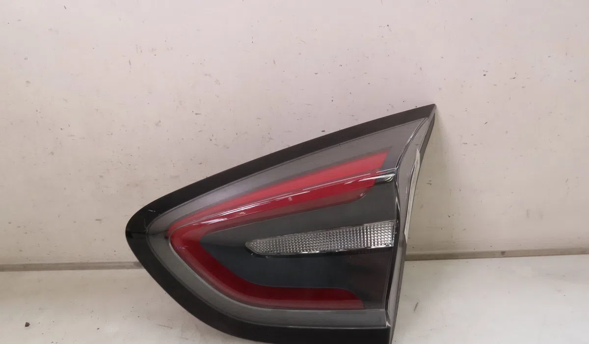 Feu arrière intérieur droit FORD PUMA 2023 occasion