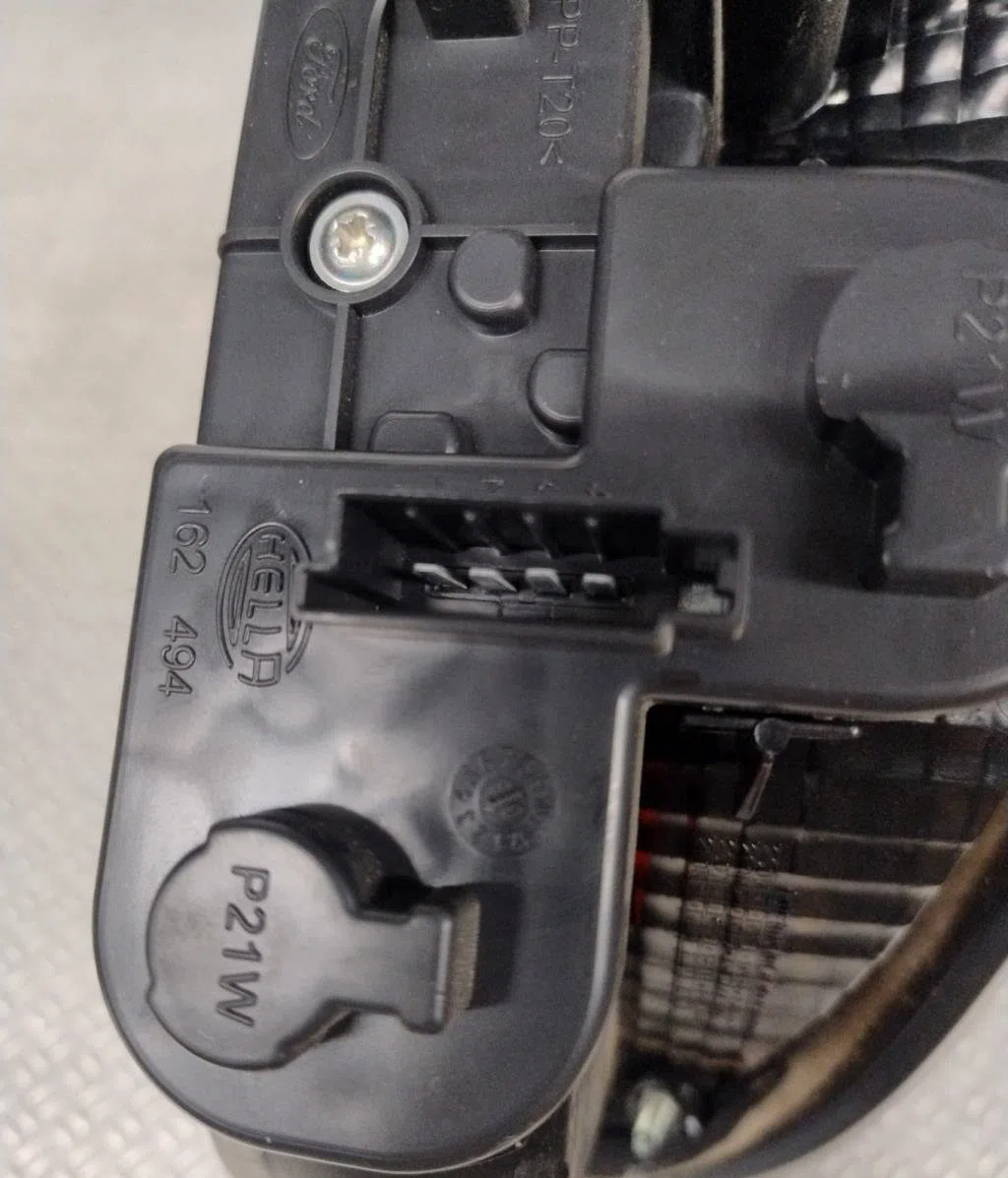 Feu arrière intérieur droit FORD S-MAX 1 PHASE 1 occasion