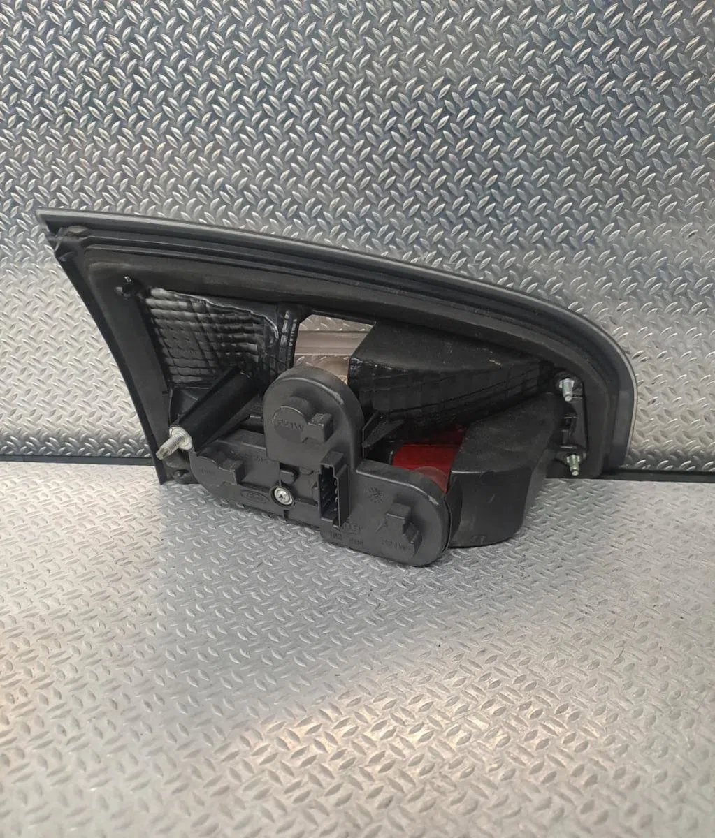 Feu arrière intérieur droit Ford S-MAX (WA6) 1.8 tdci (2006-2014) occasion