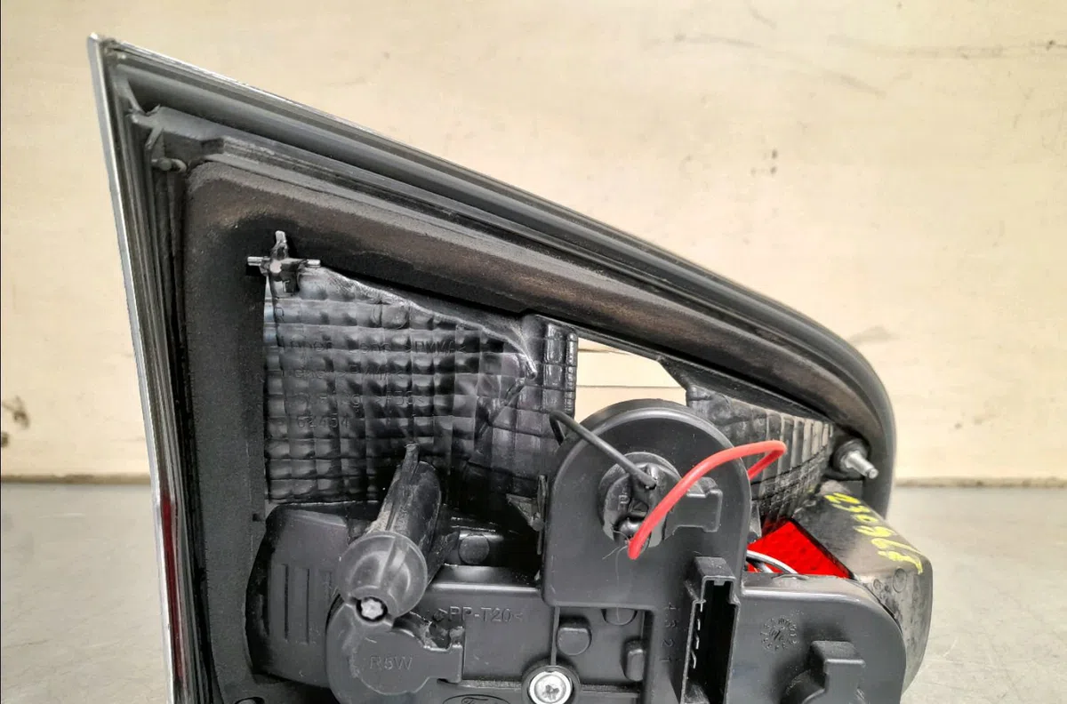 Feu arrière intérieur droit Ford S-MAX (WA6) 2.0 tdci (2006-2014) occasion