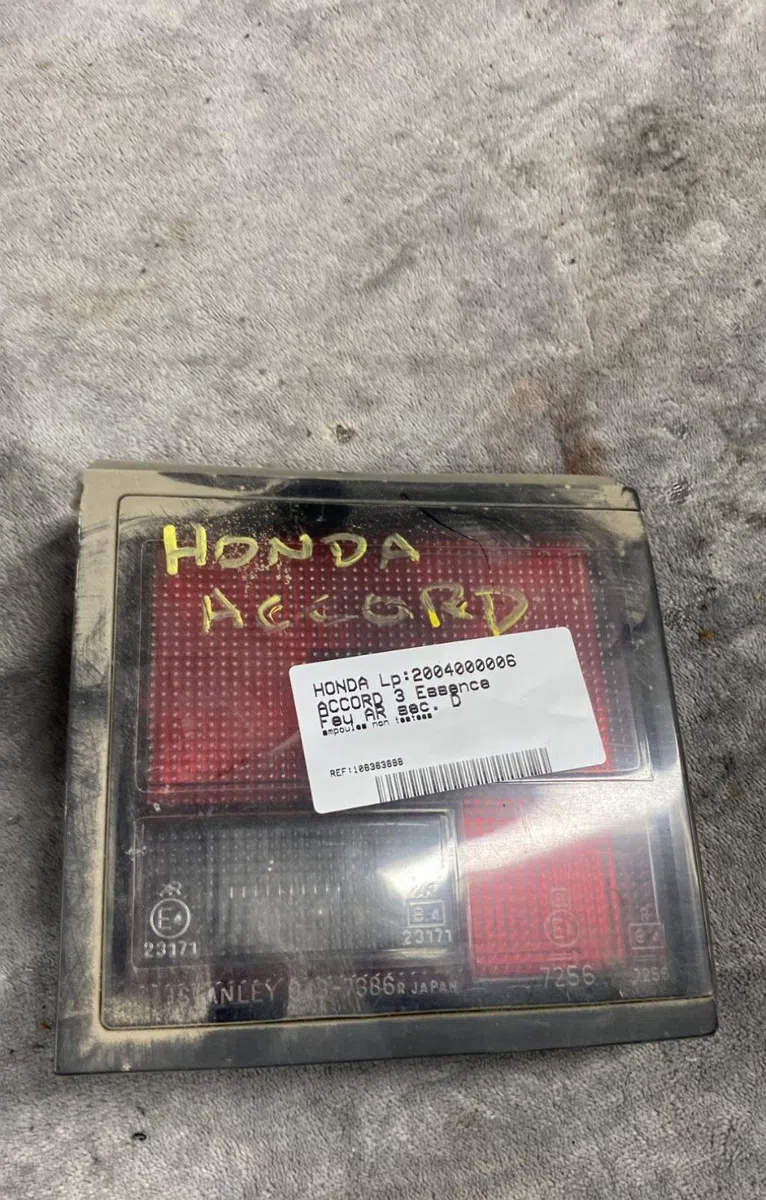 Feu arrière intérieur droit HONDA ACCORD 3 occasion