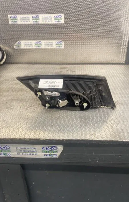 Feu arrière intérieur droit HONDA CIVIC 8  CIVIC 8 PHASE 2 occasion