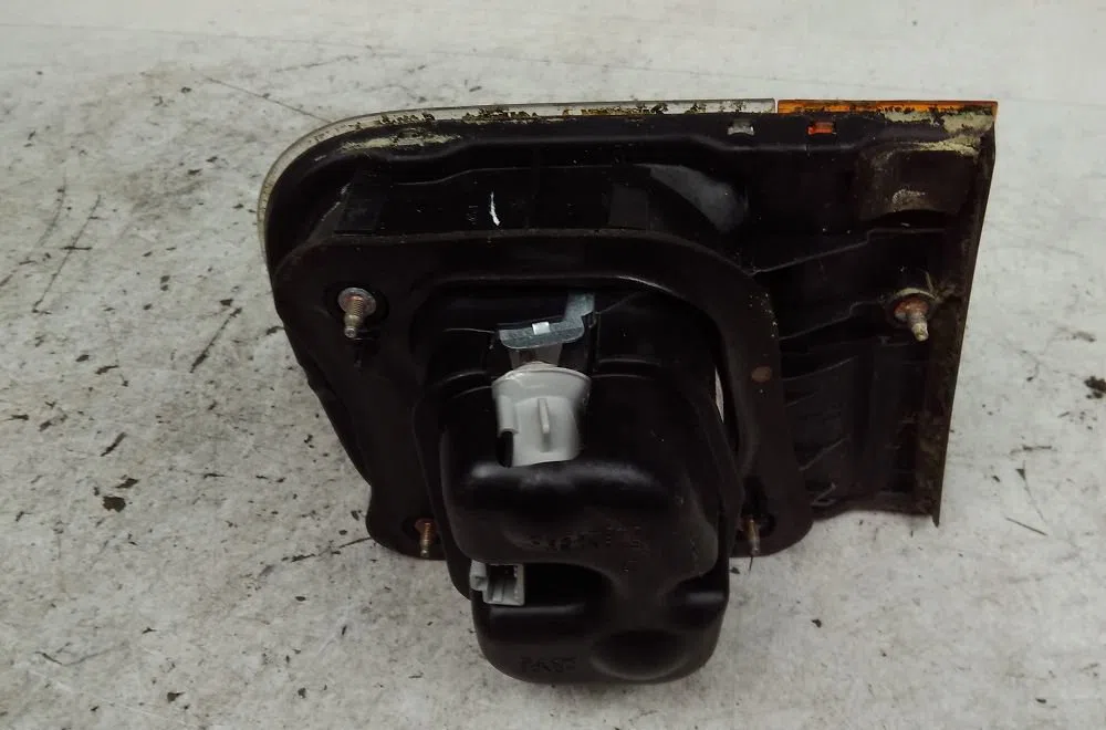 Feu arrière intérieur droit HONDA CIVIC V 1996 occasion