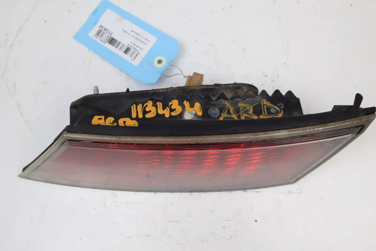 Feu arrière intérieur droit Honda CIVIC VIII Hatchback (FN, FK) 1.8 (fn1, fk2) (2005) occasion