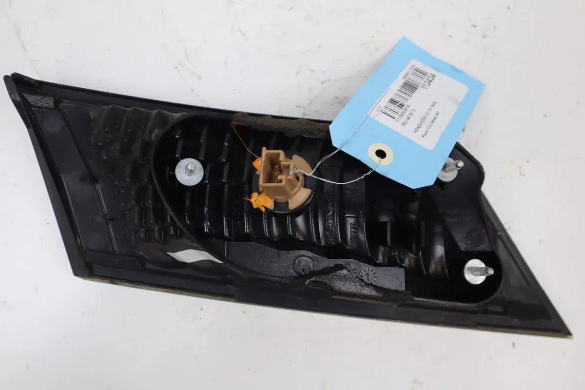 Feu arrière intérieur droit Honda CIVIC VIII Hatchback (FN, FK) 1.8 (fn1, fk2) (2005) occasion