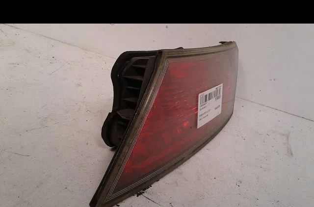 Feu arrière intérieur droit Honda CIVIC VIII Hatchback (FN, FK) 2.2 ctdi (fk3) (2005) 5 portes occasion