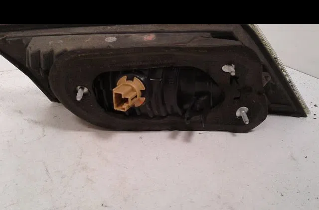 Feu arrière intérieur droit Honda CIVIC VIII Hatchback (FN, FK) 2.2 ctdi (fk3) (2005) 5 portes occasion