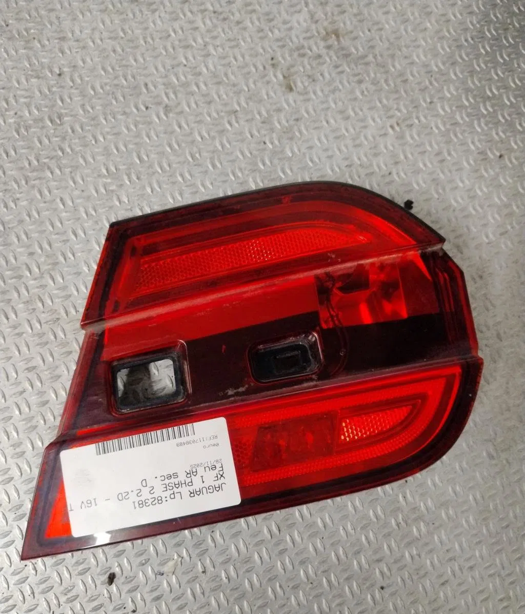 Feu arrière intérieur droit Jaguar XF I (X250) 2.2 d (2011-2015) occasion