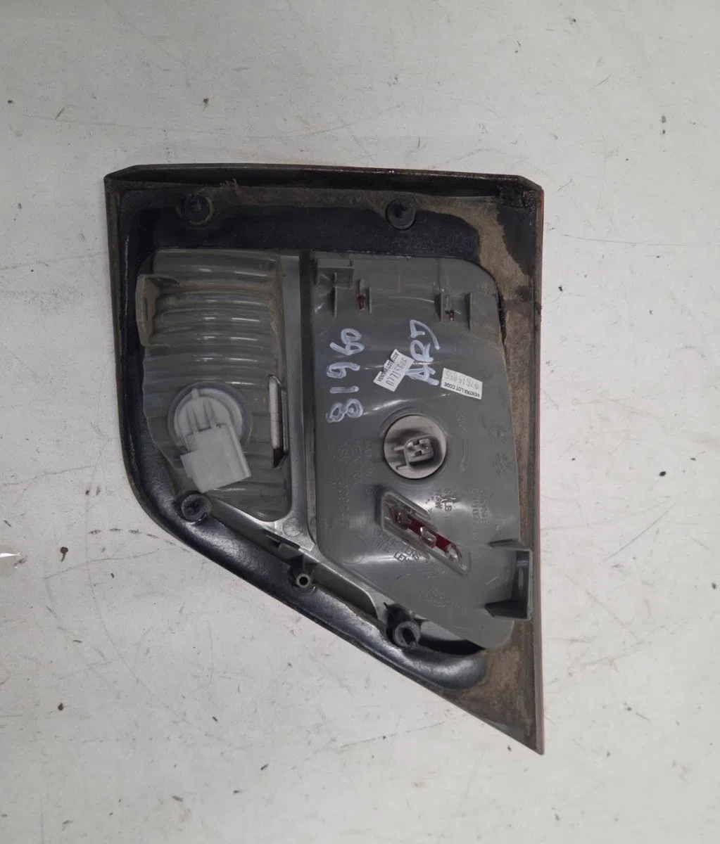 Feu arrière intérieur droit JEEP GRAND CHEROKEE 3 PHASE 1 occasion