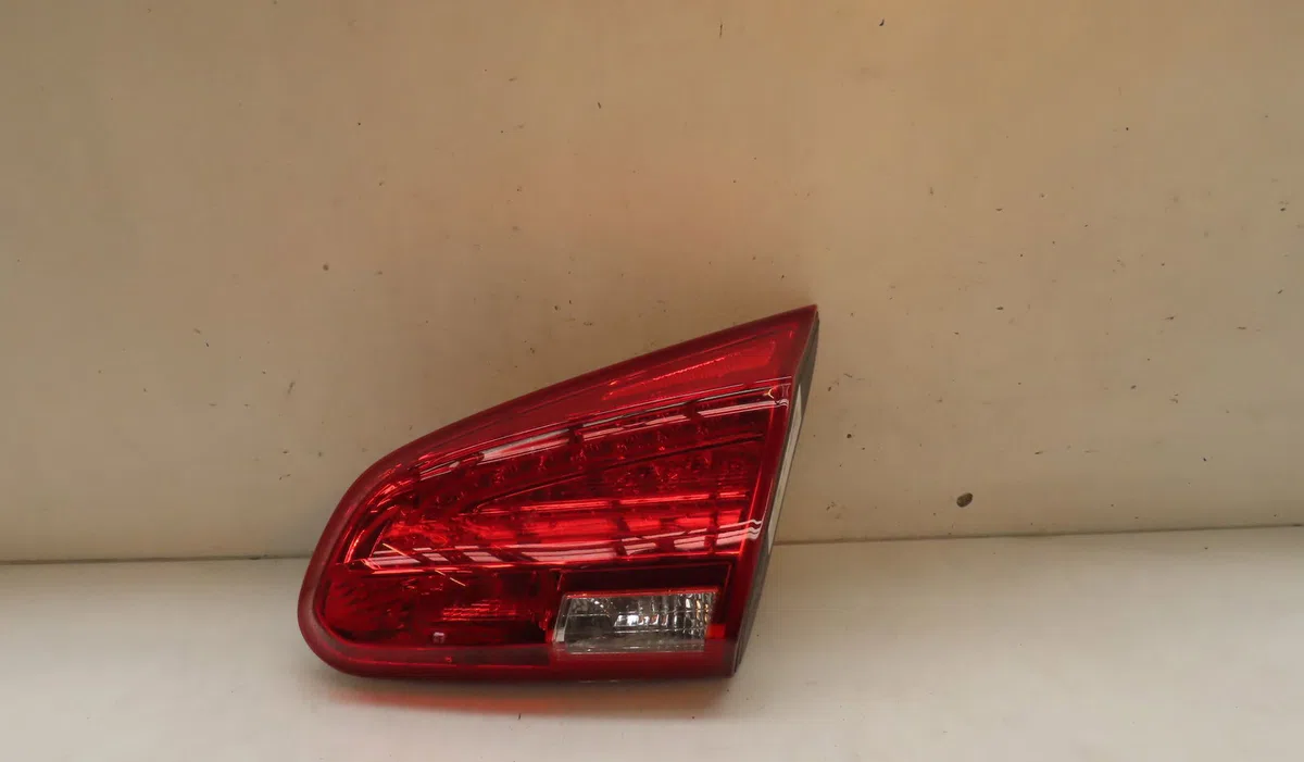Feu arrière intérieur droit KIA CEE-D 2014 occasion