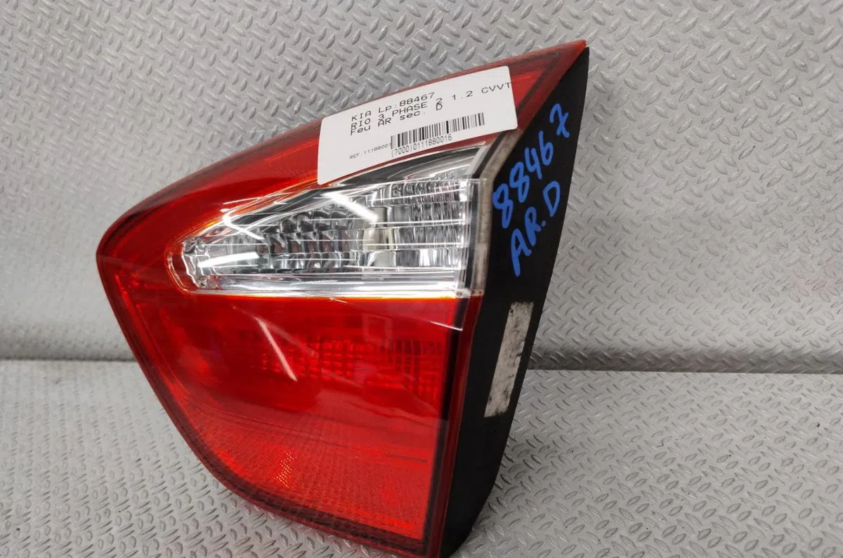 Feu arrière intérieur droit KIA RIO 3  RIO 3 PHASE 2 occasion
