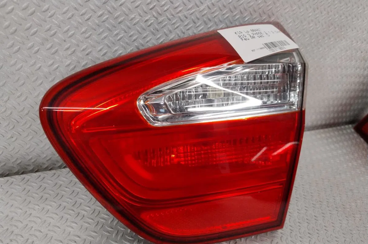 Feu arrière intérieur droit KIA RIO 3  RIO 3 PHASE 2 occasion