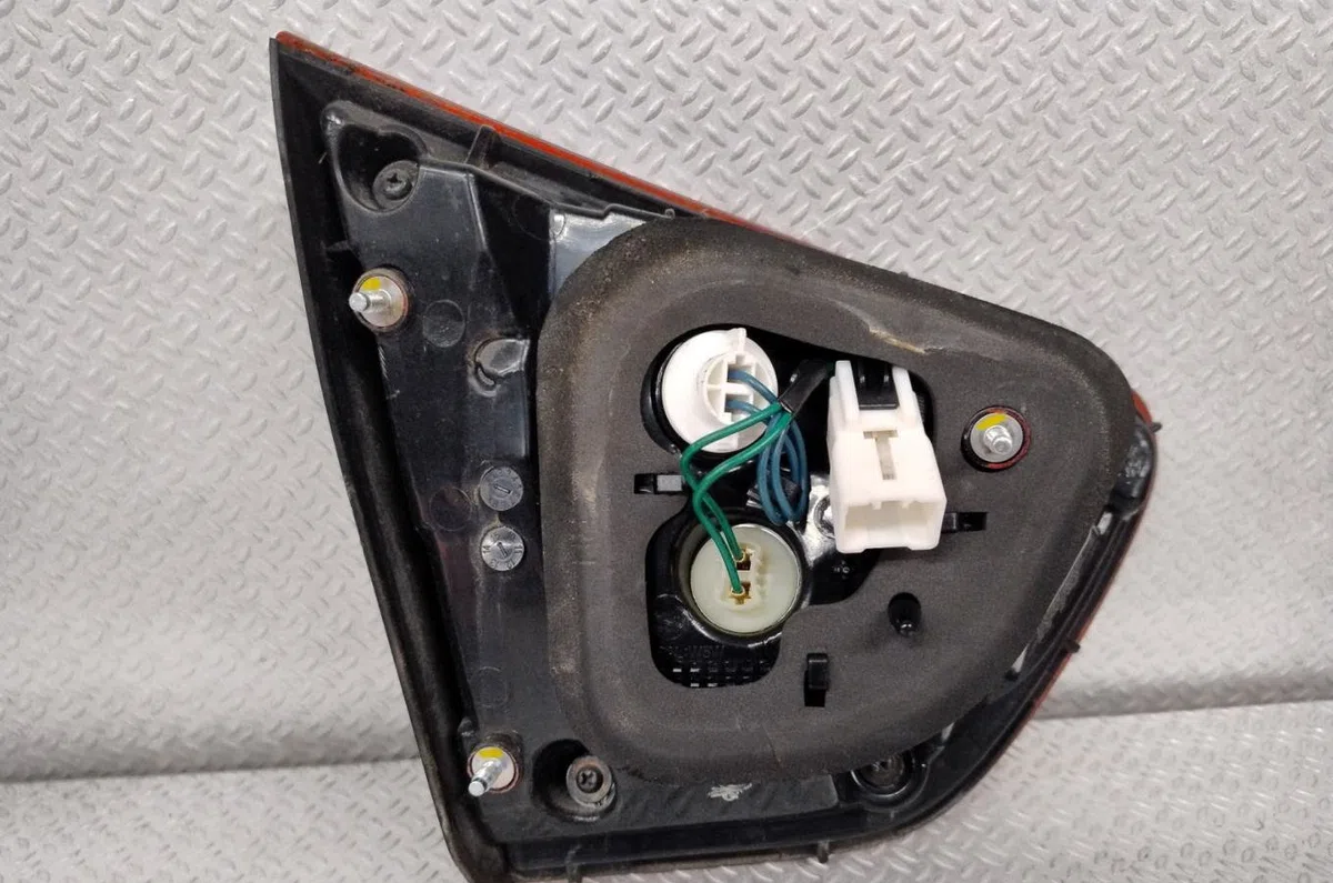 Feu arrière intérieur droit KIA RIO 3  RIO 3 PHASE 2 occasion