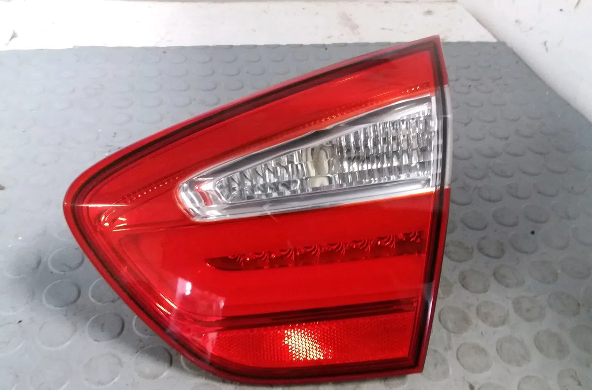 Feu arrière intérieur droit Kia RIO III (UB) 1.4 crdi (2011-2017) occasion