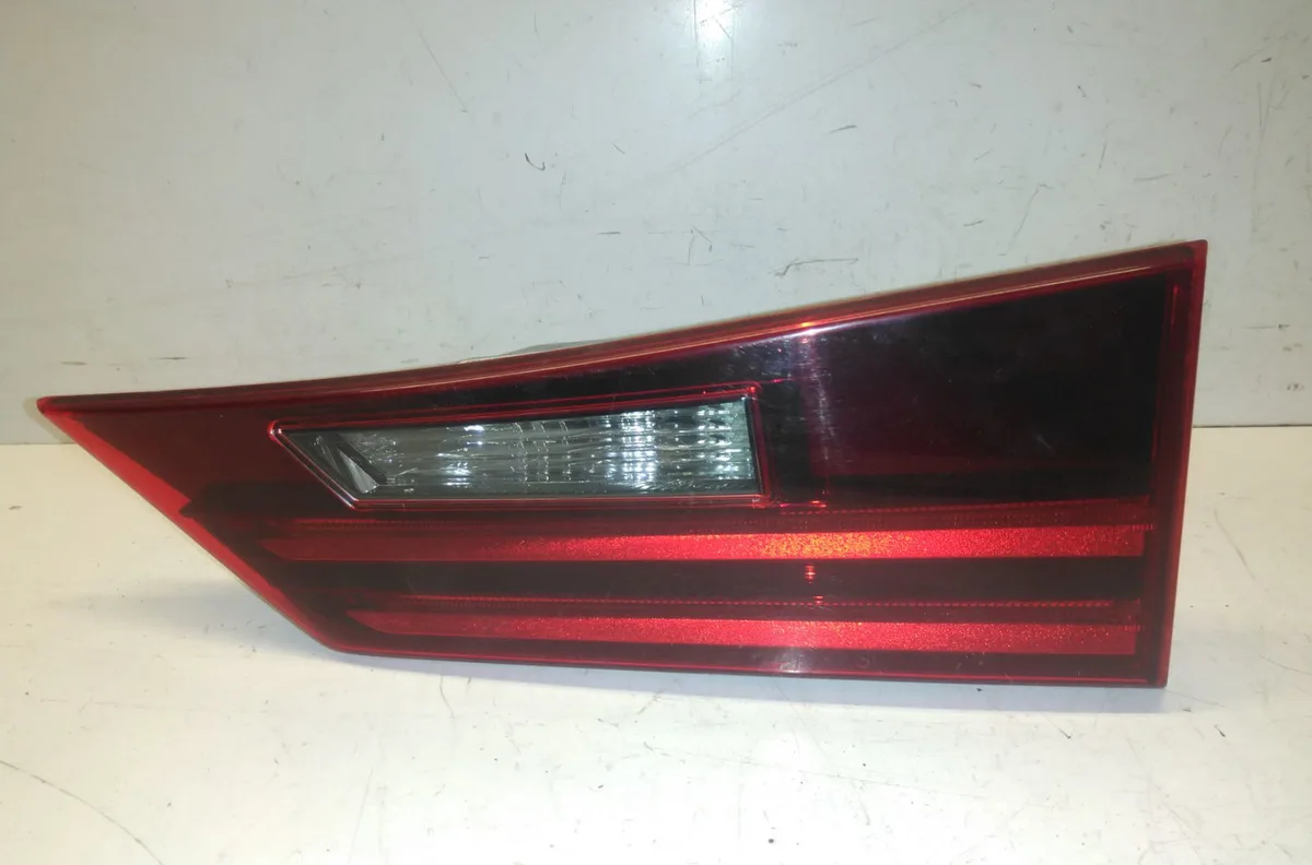 Feu arrière intérieur droit LEXUS IS III occasion