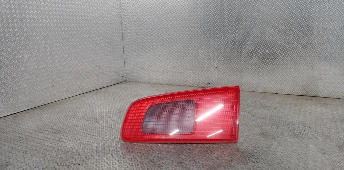 Feu arrière intérieur droit MAZDA 2 1  2 1 occasion