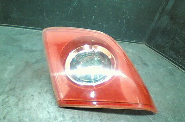Feu arrière intérieur droit MAZDA 3 2004 occasion