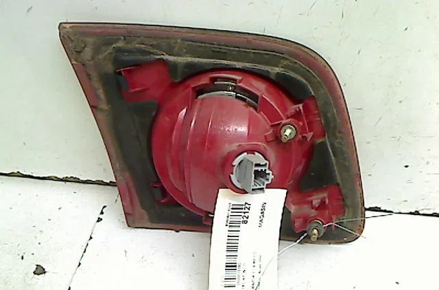 Feu arrière intérieur droit Mazda 3 A trois volumes (BK) 1.6 di turbo (bk12y) (2004-2009) occasion